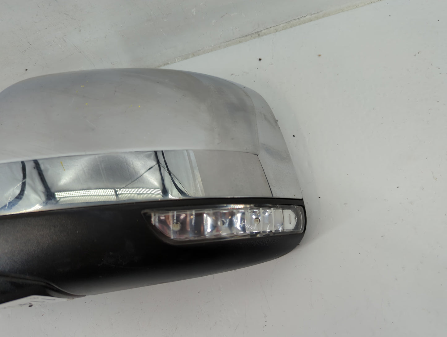 2011-2018 Jeep Grand Cherokee Driver Side View Mirror - Left Door Mirror OEM Used - Oemusedautoparts1.com