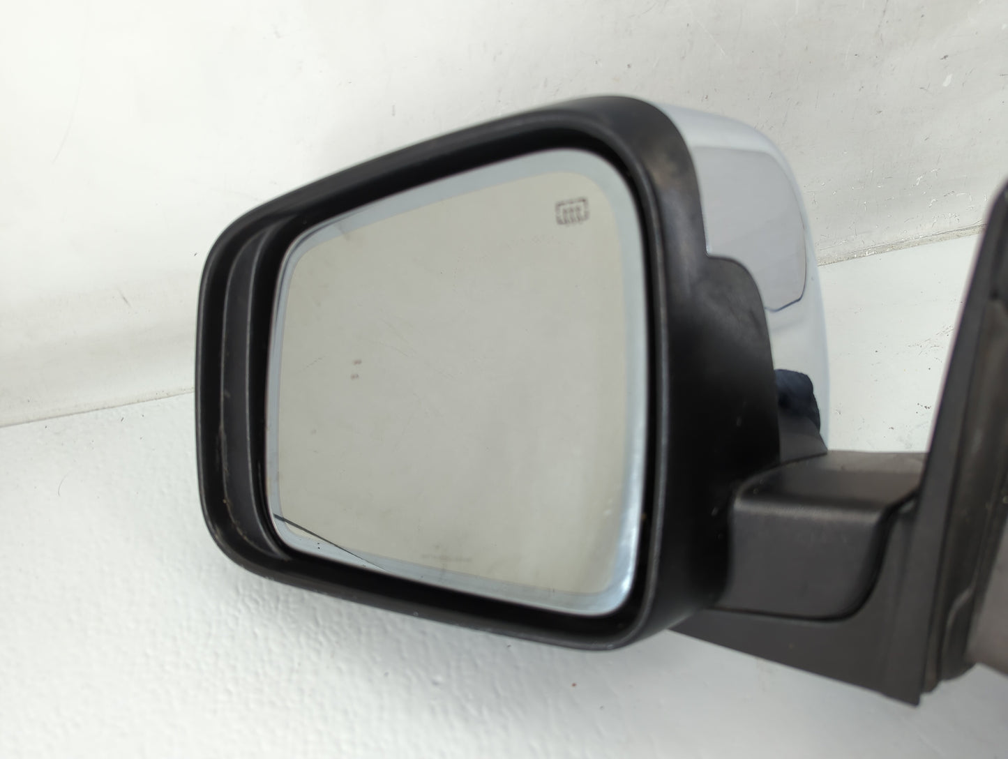 2011-2018 Jeep Grand Cherokee Driver Side View Mirror - Left Door Mirror OEM Used - Oemusedautoparts1.com