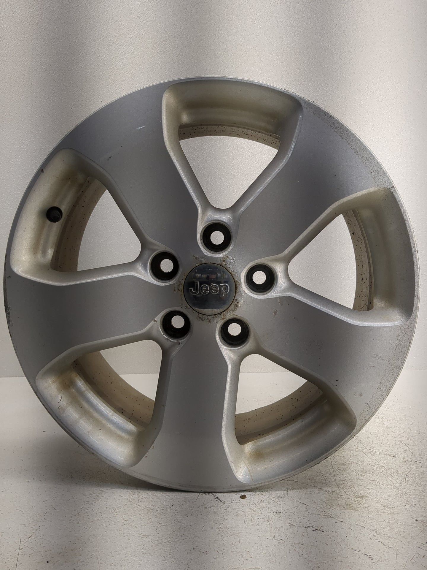 2011-2013 Jeep Grand Cherokee Oem Wheel Rim - Oemusedautoparts1.com