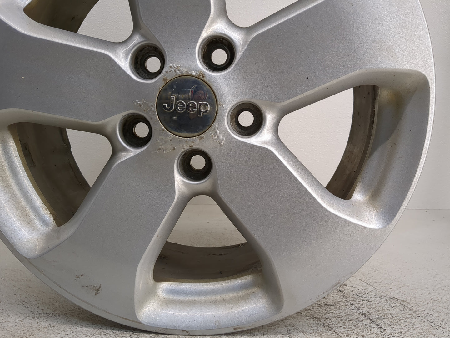 2011-2013 Jeep Grand Cherokee Oem Wheel Rim - Oemusedautoparts1.com