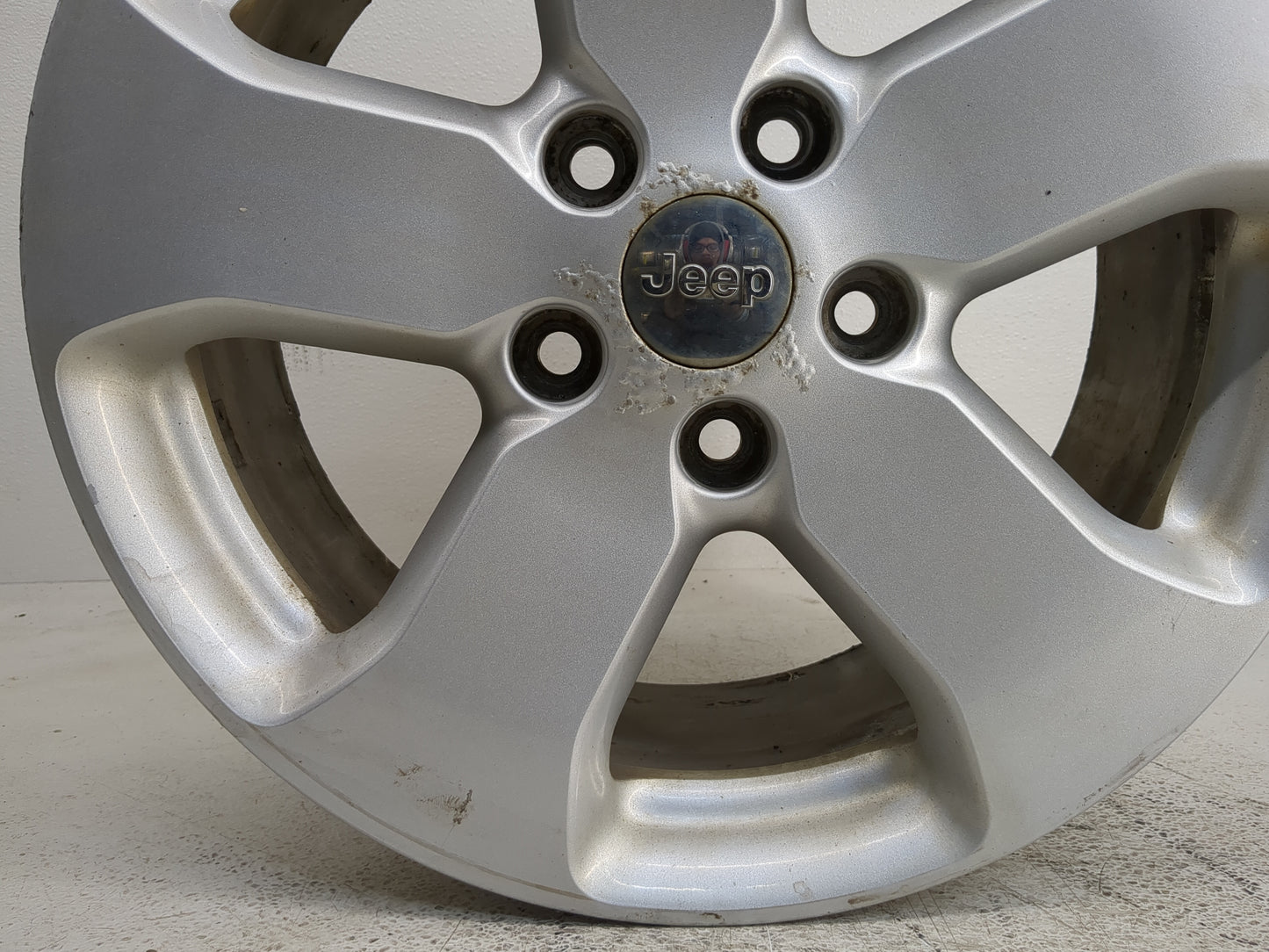 2011-2013 Jeep Grand Cherokee Oem Wheel Rim - Oemusedautoparts1.com