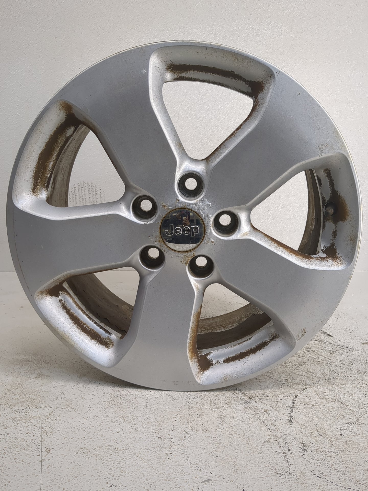 2011-2013 Jeep Grand Cherokee Oem Wheel Rim - Oemusedautoparts1.com