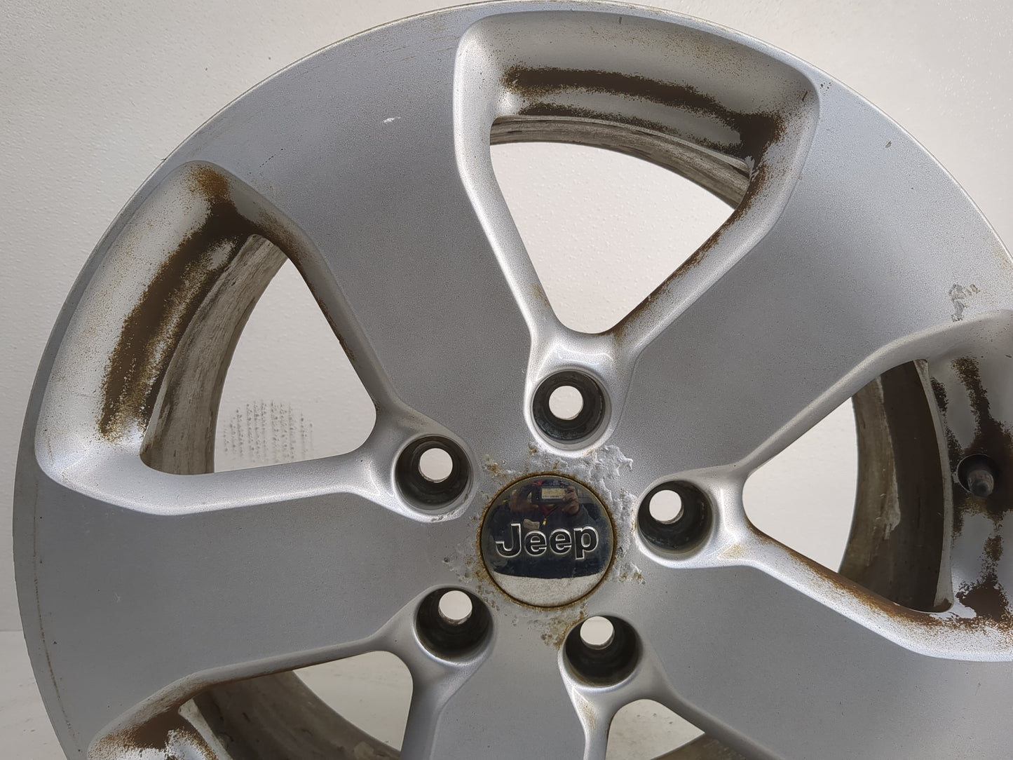 2011-2013 Jeep Grand Cherokee Oem Wheel Rim - Oemusedautoparts1.com