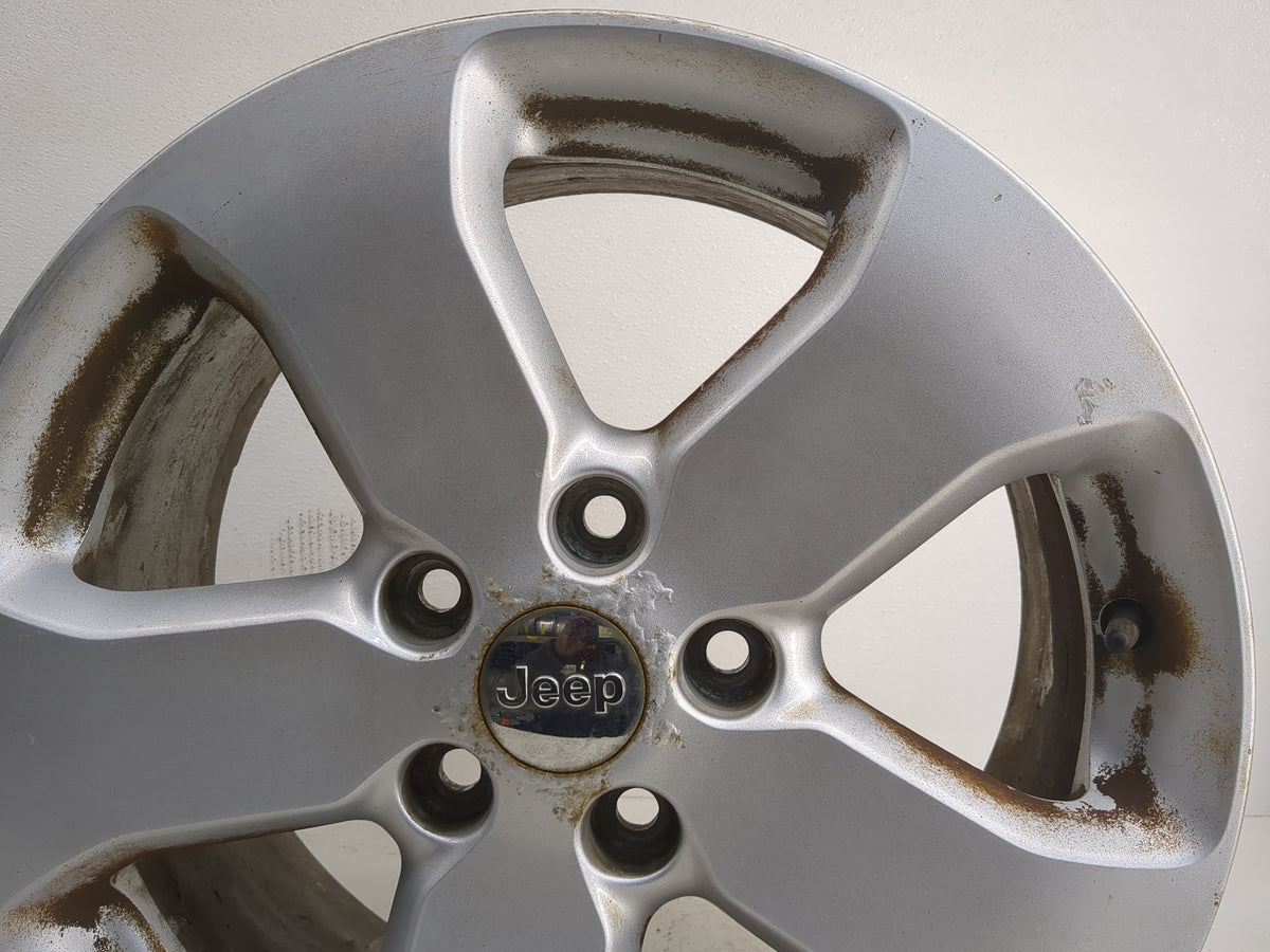 2011-2013 Jeep Grand Cherokee Oem Wheel Rim 1221028 - Oemusedautoparts1.com