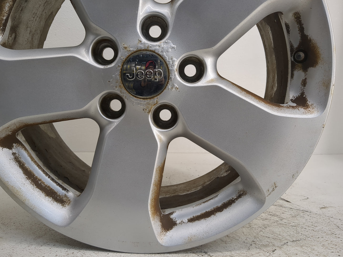 2011-2013 Jeep Grand Cherokee Oem Wheel Rim - Oemusedautoparts1.com