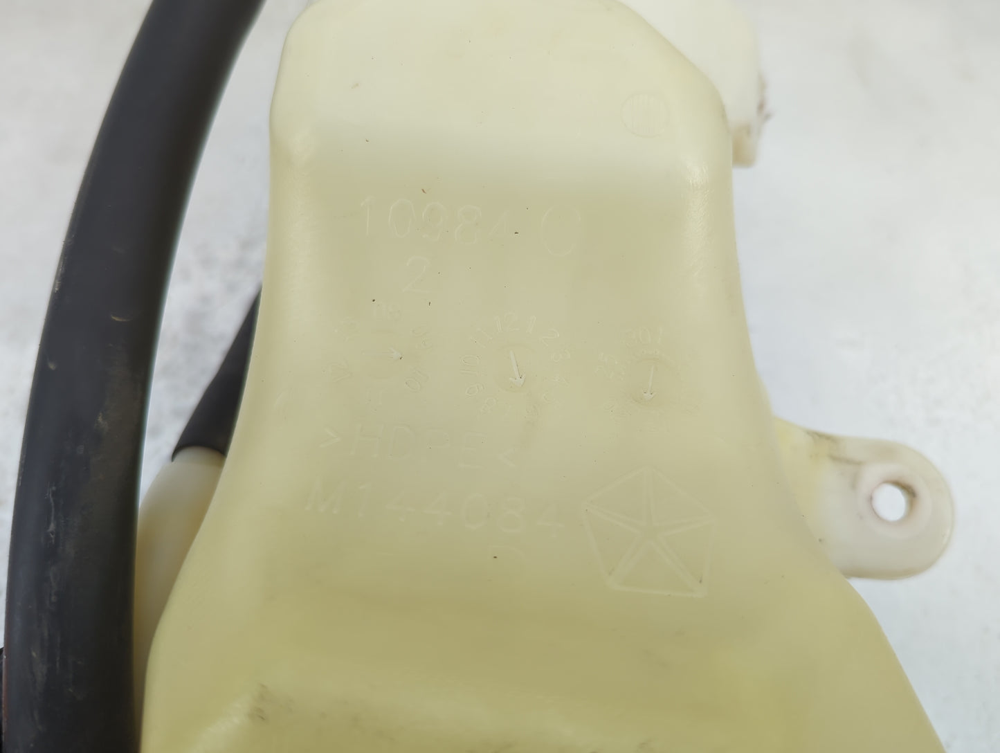 2011 Jeep Grand Cherokee Radiator Coolant Overflow Expansion Tank Bottle 1222343 - Oemusedautoparts1.com