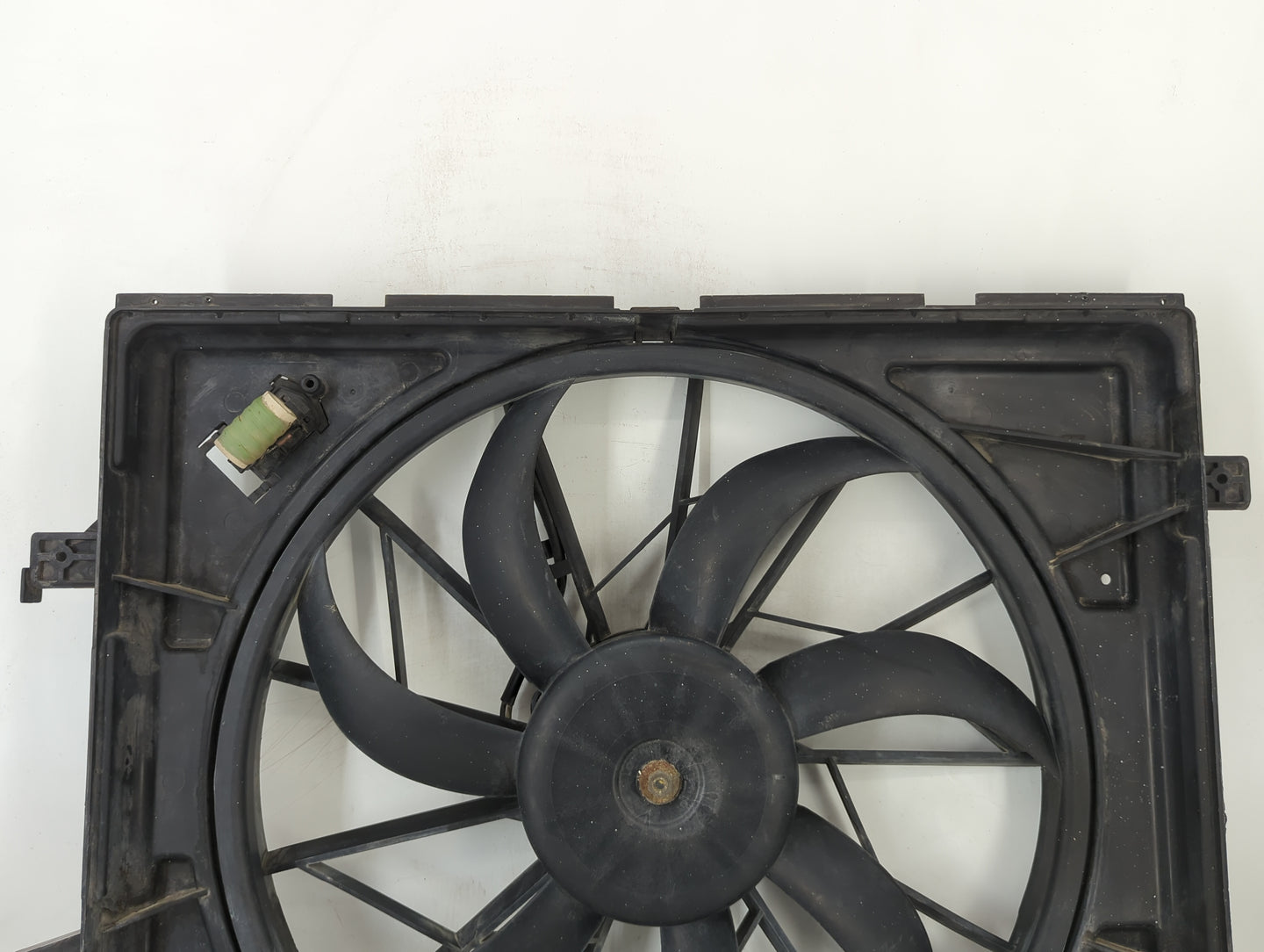 2011-2022 Jeep Grand Cherokee Electric Radiator Cooling Fan Motor Assembly Fits OEM Used Auto Parts - Oemusedautoparts1.com