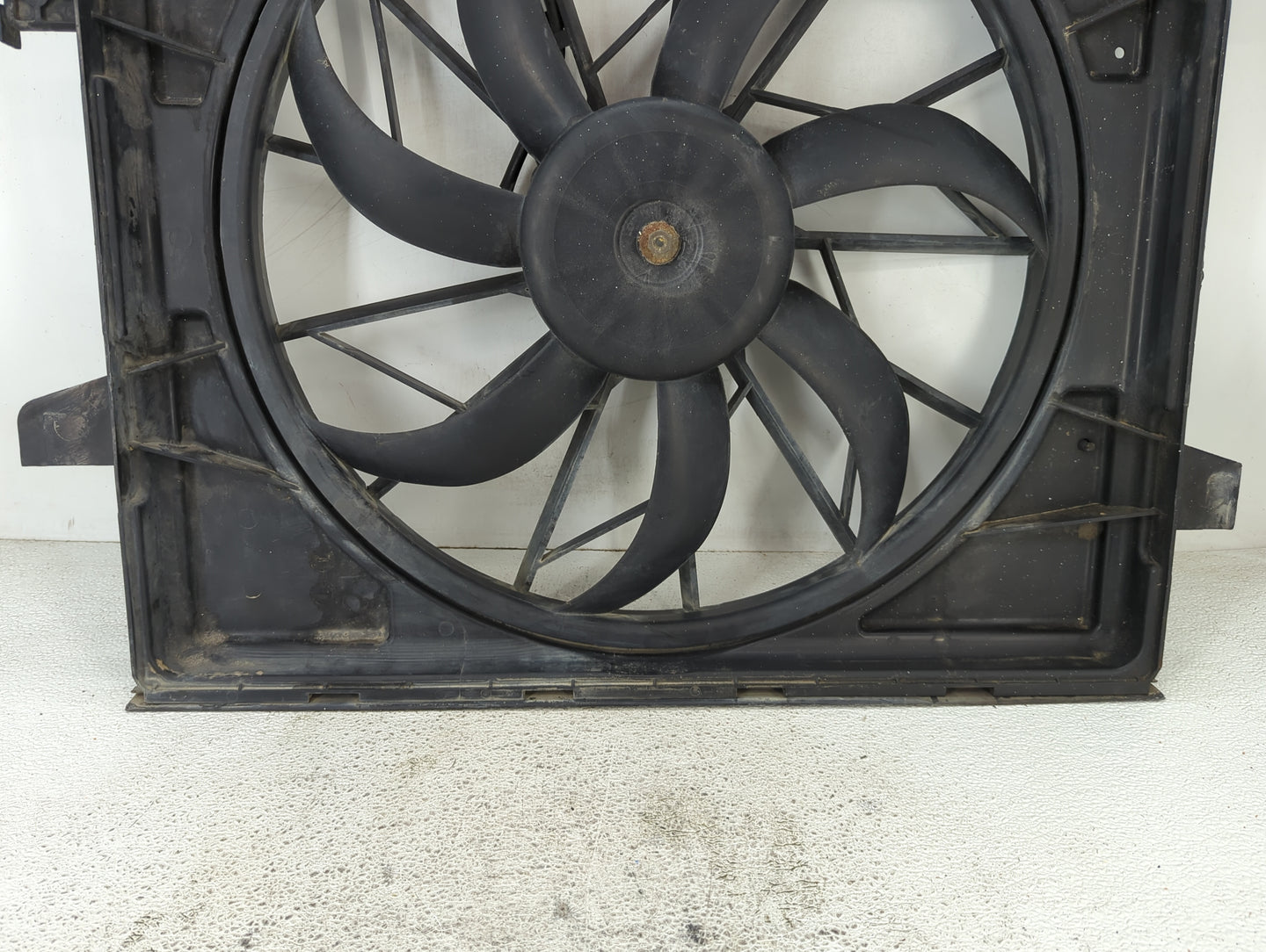 2011-2022 Jeep Grand Cherokee Electric Radiator Cooling Fan Motor Assembly Fits OEM Used Auto Parts - Oemusedautoparts1.com