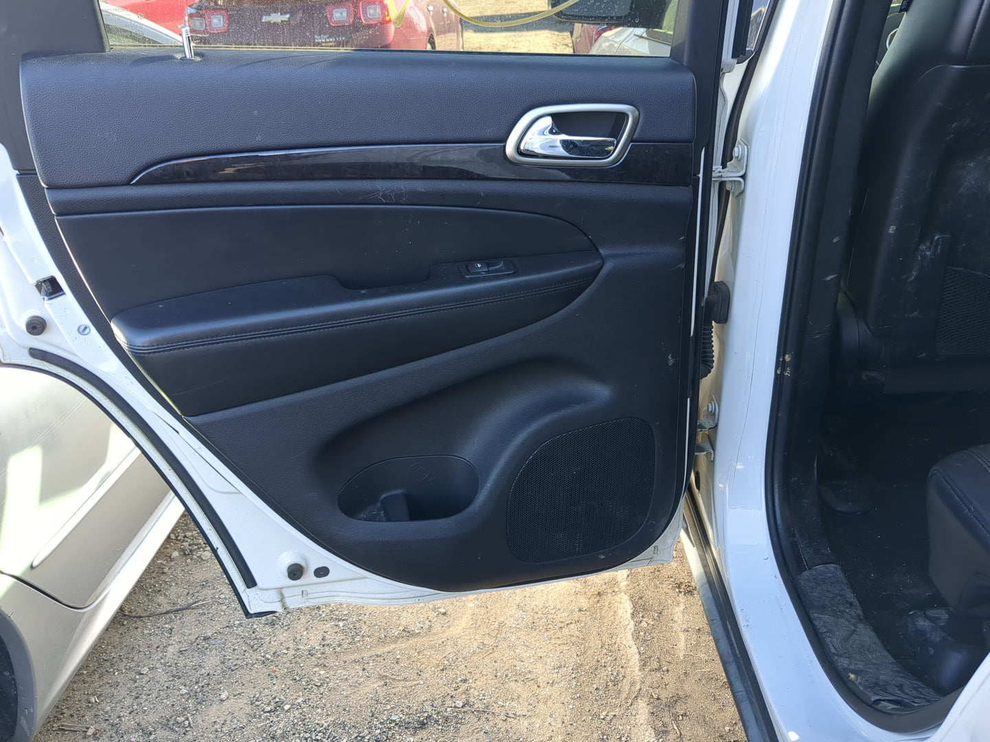 2011-2022 Jeep Grand Cherokee Driver Rear Door Oem - Oemusedautoparts1.com