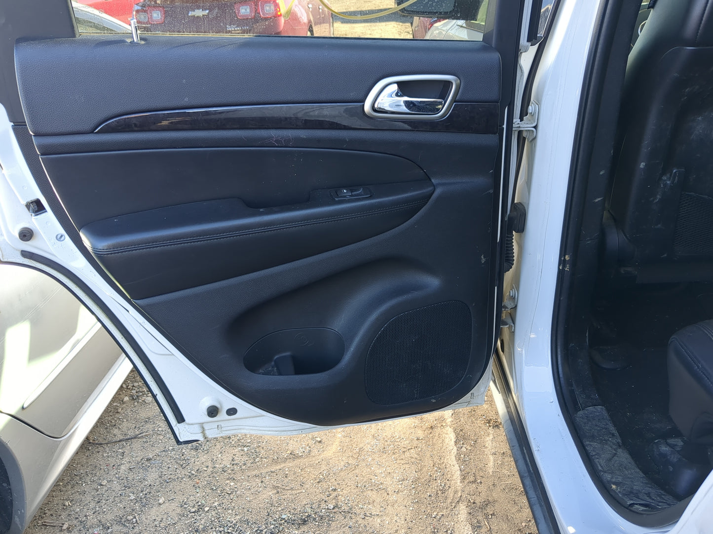 2011-2022 Jeep Grand Cherokee Driver Rear Door Oem - Oemusedautoparts1.com