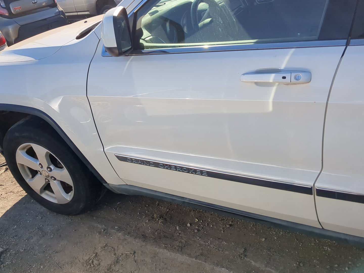 2011-2022 Jeep Grand Cherokee Driver Front Door Oem 1222420 - Oemusedautoparts1.com