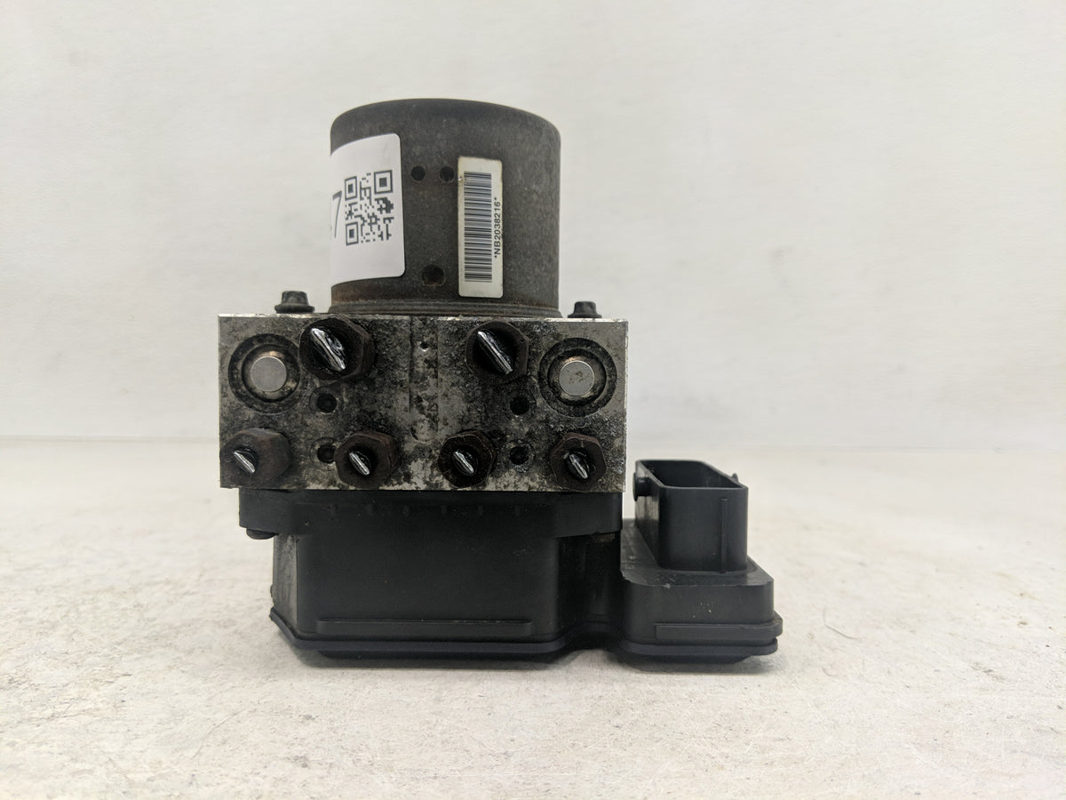 2011 Jeep Grand Cherokee Anti-Lock Brake ABS Pump Module Actuator OEM P/N:17685419 04779707AE Fits OEM Used Auto Parts - Oem