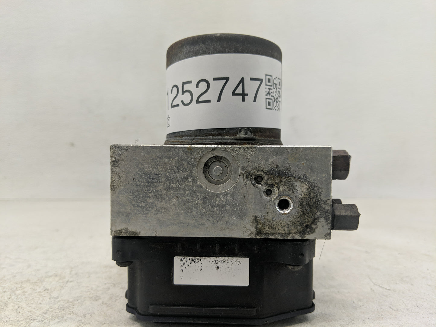 2011 Jeep Grand Cherokee ABS Pump Control Module Replacement P/N:17685419 04779707AE Fits OEM Used Auto Parts - Oemusedautop