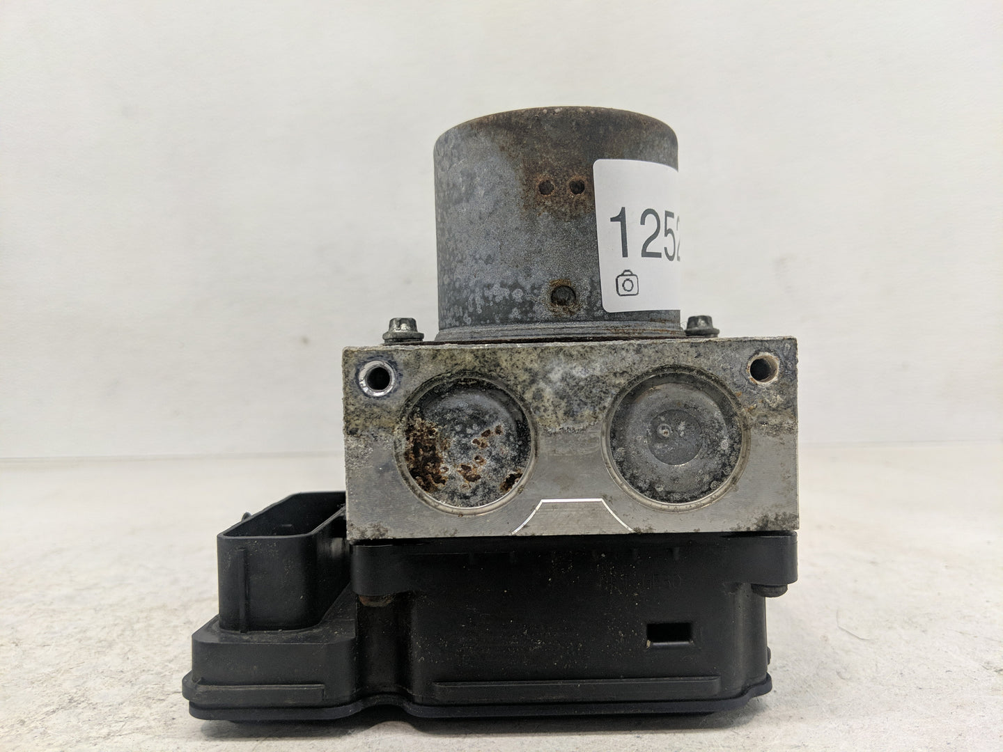 2011 Jeep Grand Cherokee ABS Pump Control Module Replacement P/N:17685419 04779707AE Fits OEM Used Auto Parts - Oemusedautop