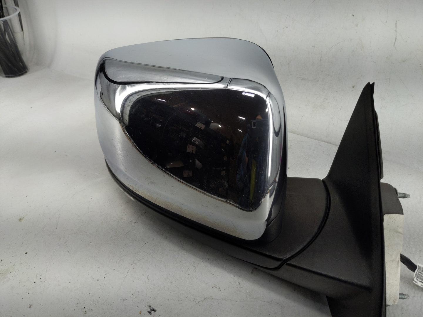 2011-2018 Jeep Grand Cherokee Side Mirror Replacement Passenger Right View Door Mirror Fits OEM Used Auto Parts - Oemusedaut