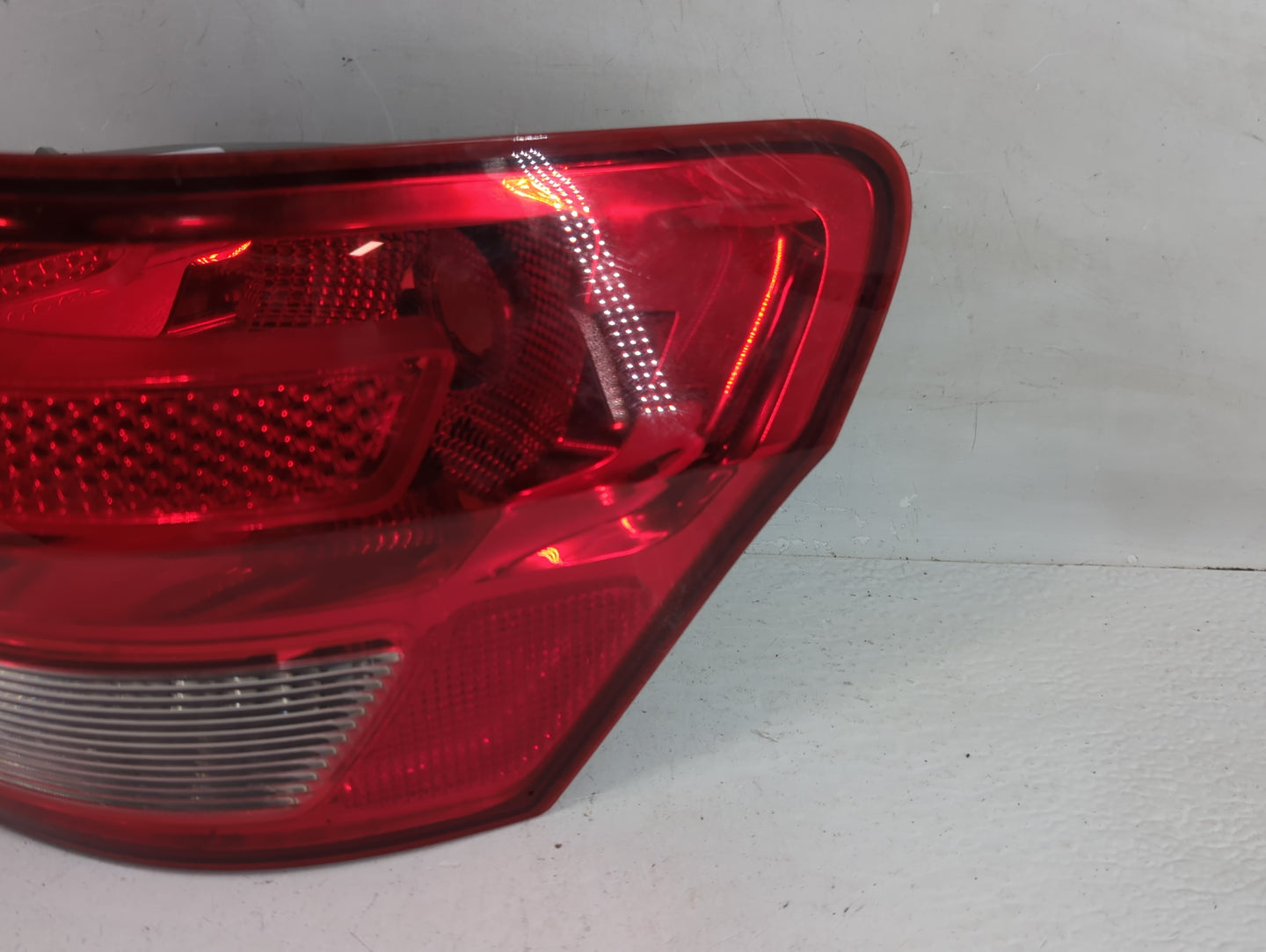 2011 Jeep Grand Cherokee Tail Light Assembly Passenger Right OEM Fits OEM Used Auto Parts - Oemusedautoparts1.com