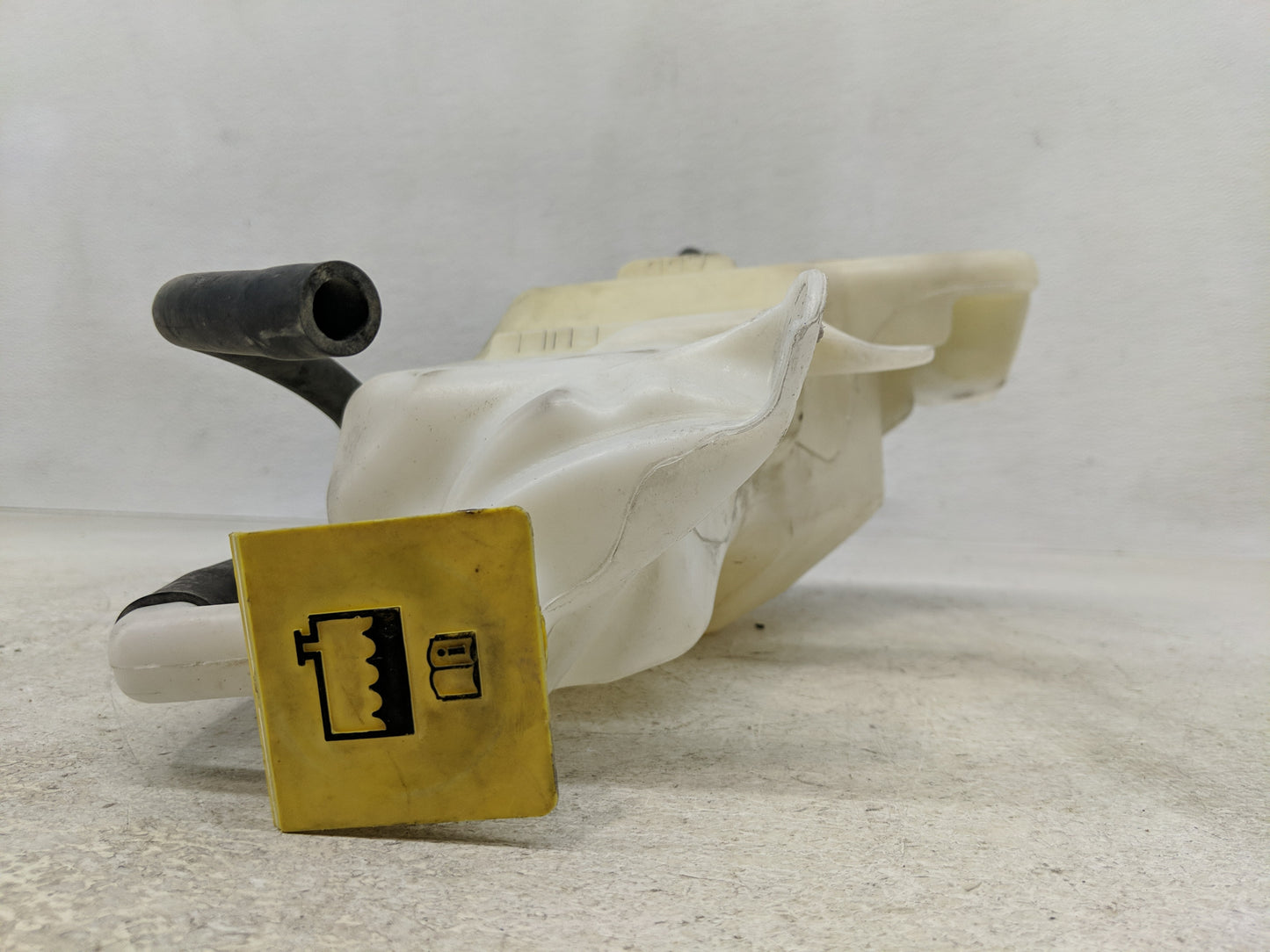 2011 Jeep Grand Cherokee Radiator Coolant Overflow Expansion Tank Bottle 1313161 - Oemusedautoparts1.com