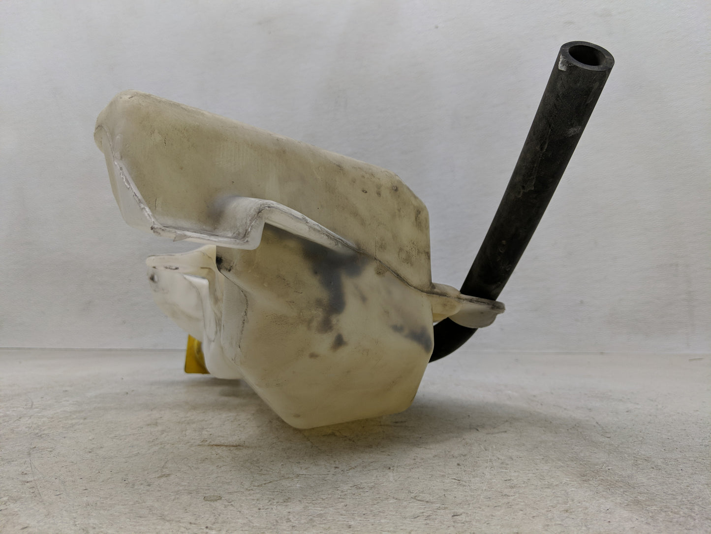 2011 Jeep Grand Cherokee Radiator Coolant Overflow Expansion Tank Bottle 1313161 - Oemusedautoparts1.com
