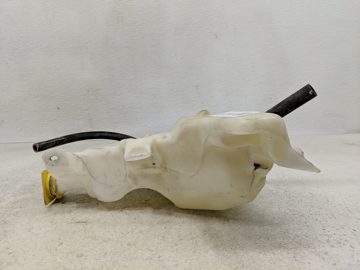 2011 Jeep Grand Cherokee Radiator Coolant Overflow Expansion Tank Bottle 1313161 - Oemusedautoparts1.com