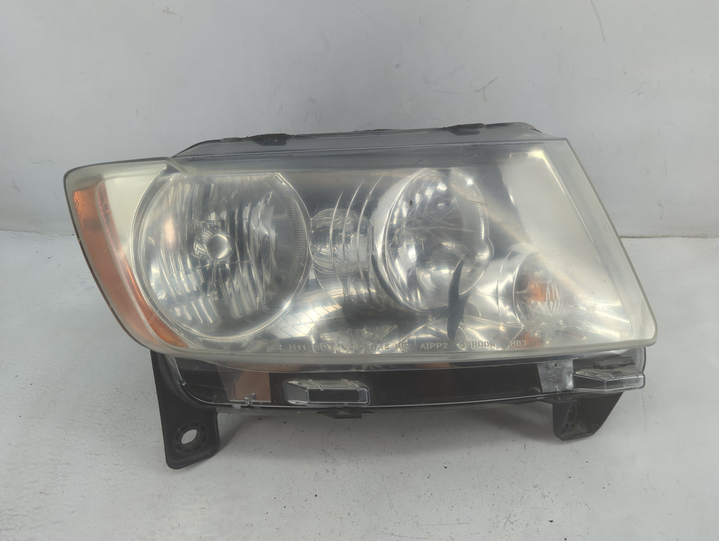 2011 Jeep Grand Cherokee Passenger Right Oem Head Light Headlight Lamp - Oemusedautoparts1.com