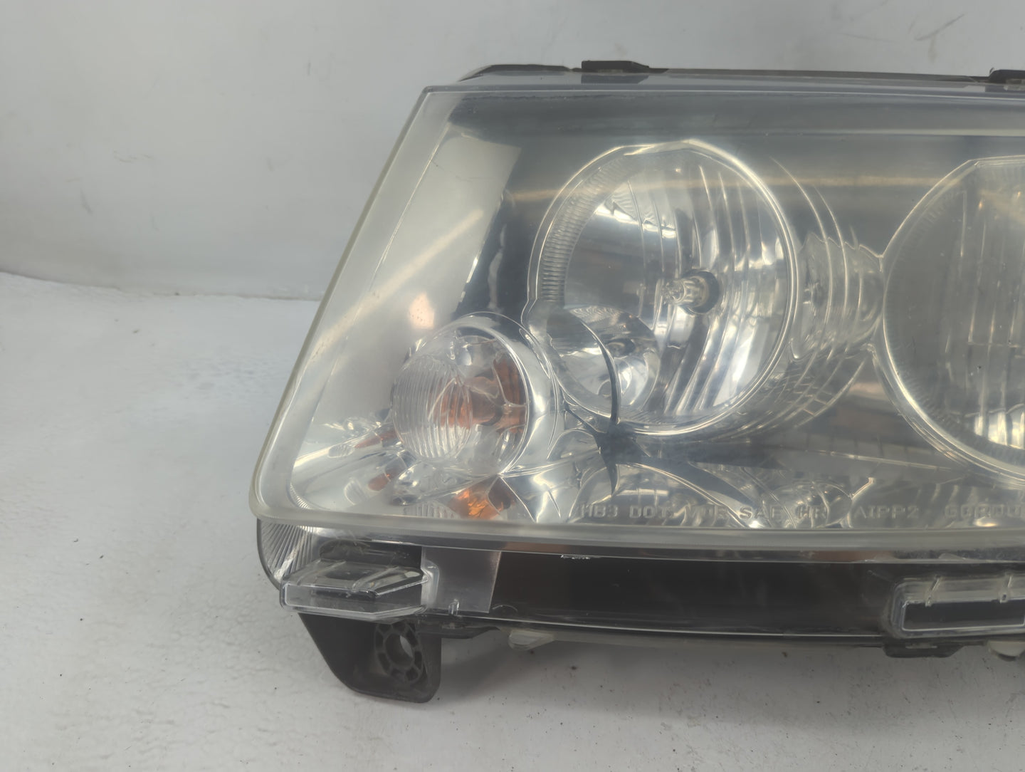 2011-2011 Jeep Grand Cherokee Driver Left Oem Head Light Headlight Lamp - Oemusedautoparts1.com