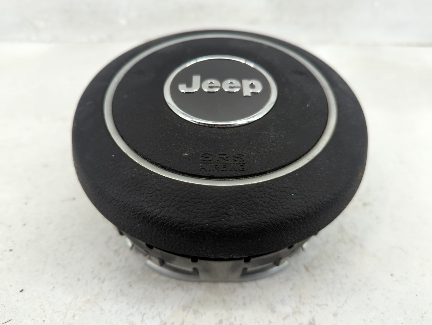 2011 Jeep Grand Cherokee Air Bag Driver Left Steering Wheel Mounted Fits OEM Used Auto Parts - Oemusedautoparts1.com