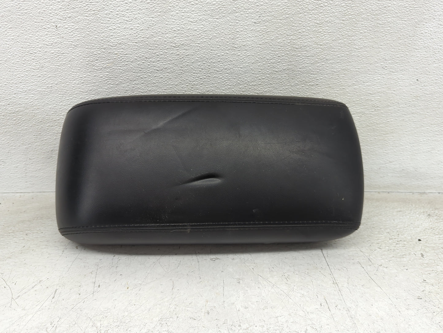 2011 Jeep Grand Cherokee Center Console Armrest Cover Lid P/N:X85003102BL Fits OEM Used Auto Parts - Oemusedautoparts1.com