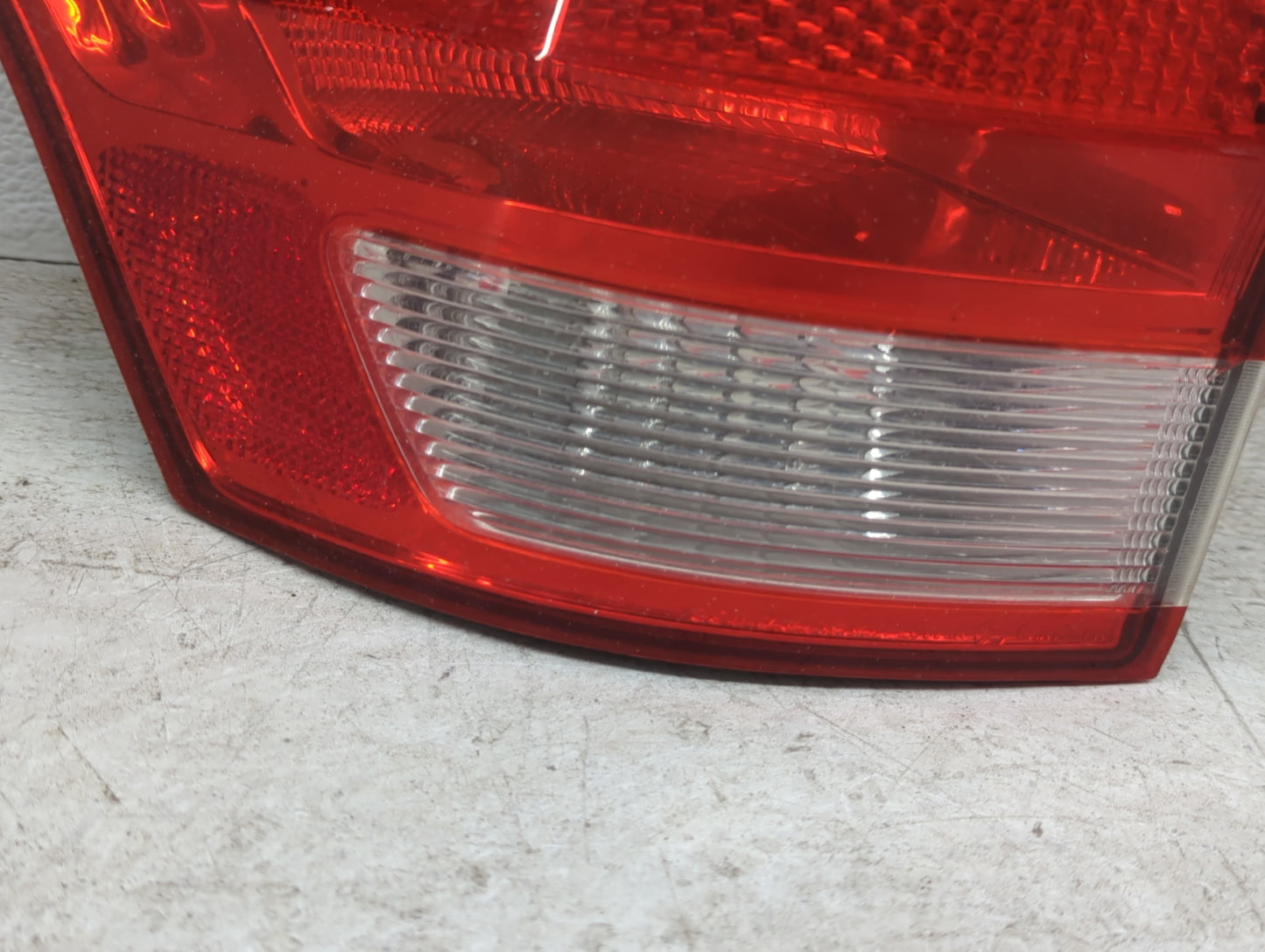 2011 Jeep Grand Cherokee Tail Light Assembly Driver Left OEM P/N:55079415AE 55079421AE Fits OEM Used Auto Parts - Oemusedaut