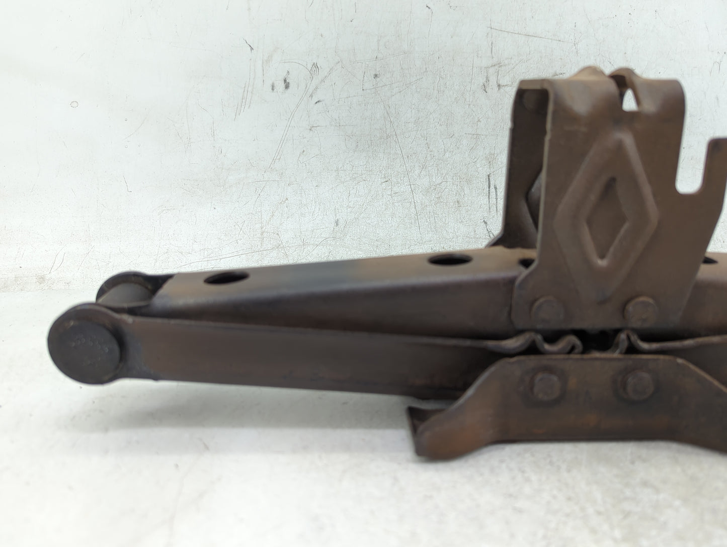 2011 Jeep Grand Cherokee Spare Scissor Car Jack 1409956 - Oemusedautoparts1.com