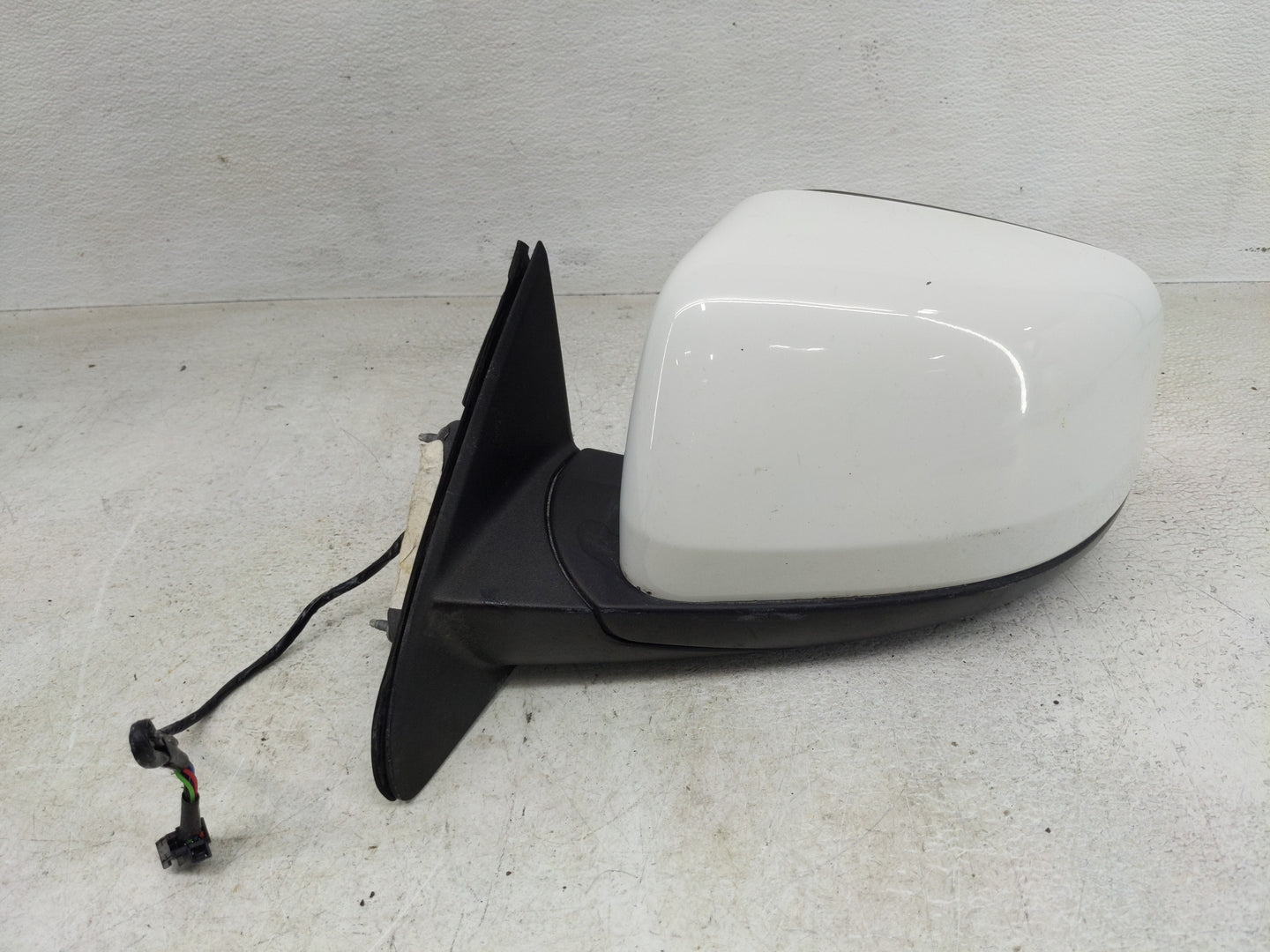 2011-2022 Jeep Grand Cherokee Driver Side View Mirror - Left Door Mirror OEM Used - Oemusedautoparts1.com