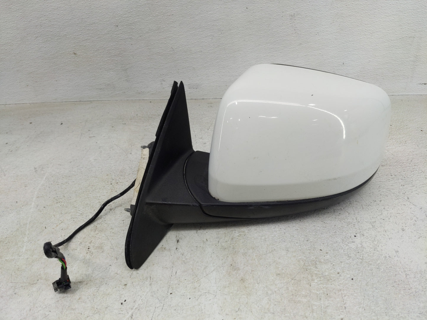 2011-2022 Jeep Grand Cherokee Driver Side View Mirror - Left Door Mirror OEM Used - Oemusedautoparts1.com