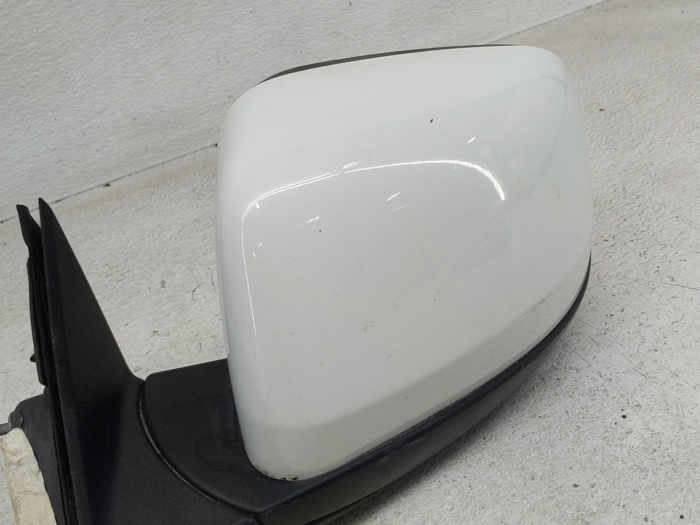 2011-2022 Jeep Grand Cherokee Driver Side View Mirror - Left Door Mirror OEM Used - Oemusedautoparts1.com