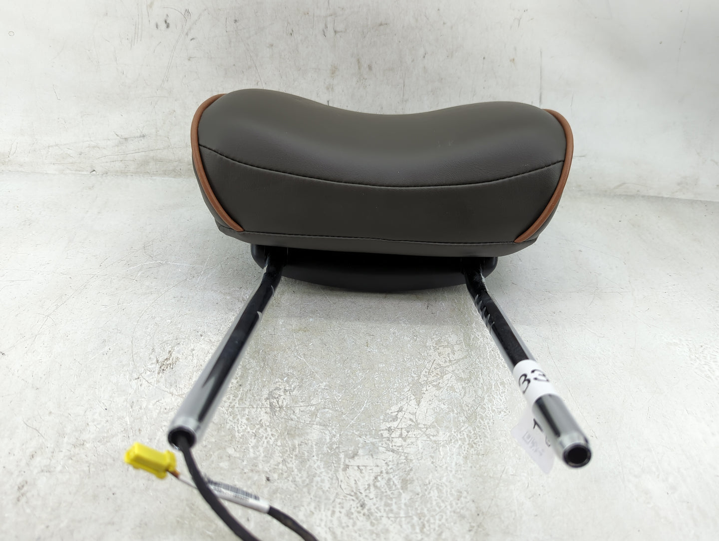 2011 Jeep Grand Cherokee Headrest Head Rest Front Driver Passenger Seat - Oemusedautoparts1.com