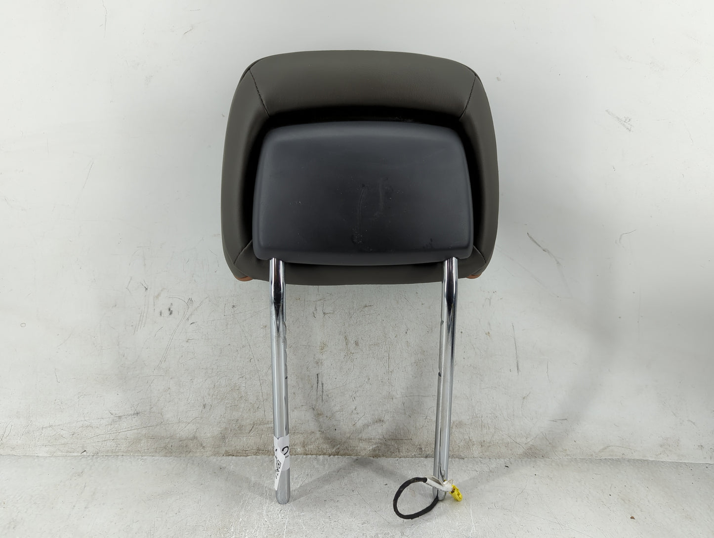 2011 Jeep Grand Cherokee Headrest Head Rest Front Driver Passenger Seat - Oemusedautoparts1.com