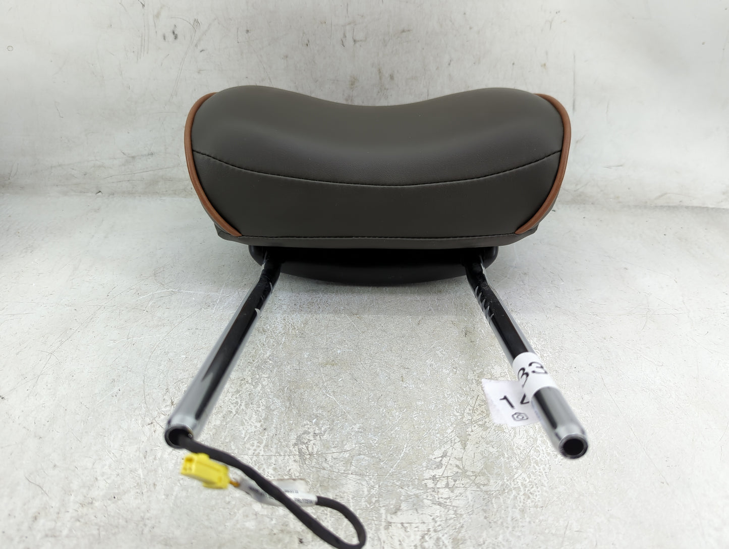 2011-2012 Jeep Grand Cherokee Headrest Head Rest Front Driver Passenger Seat Fits Fits 2011 2012 OEM Used Auto Parts - Oemus