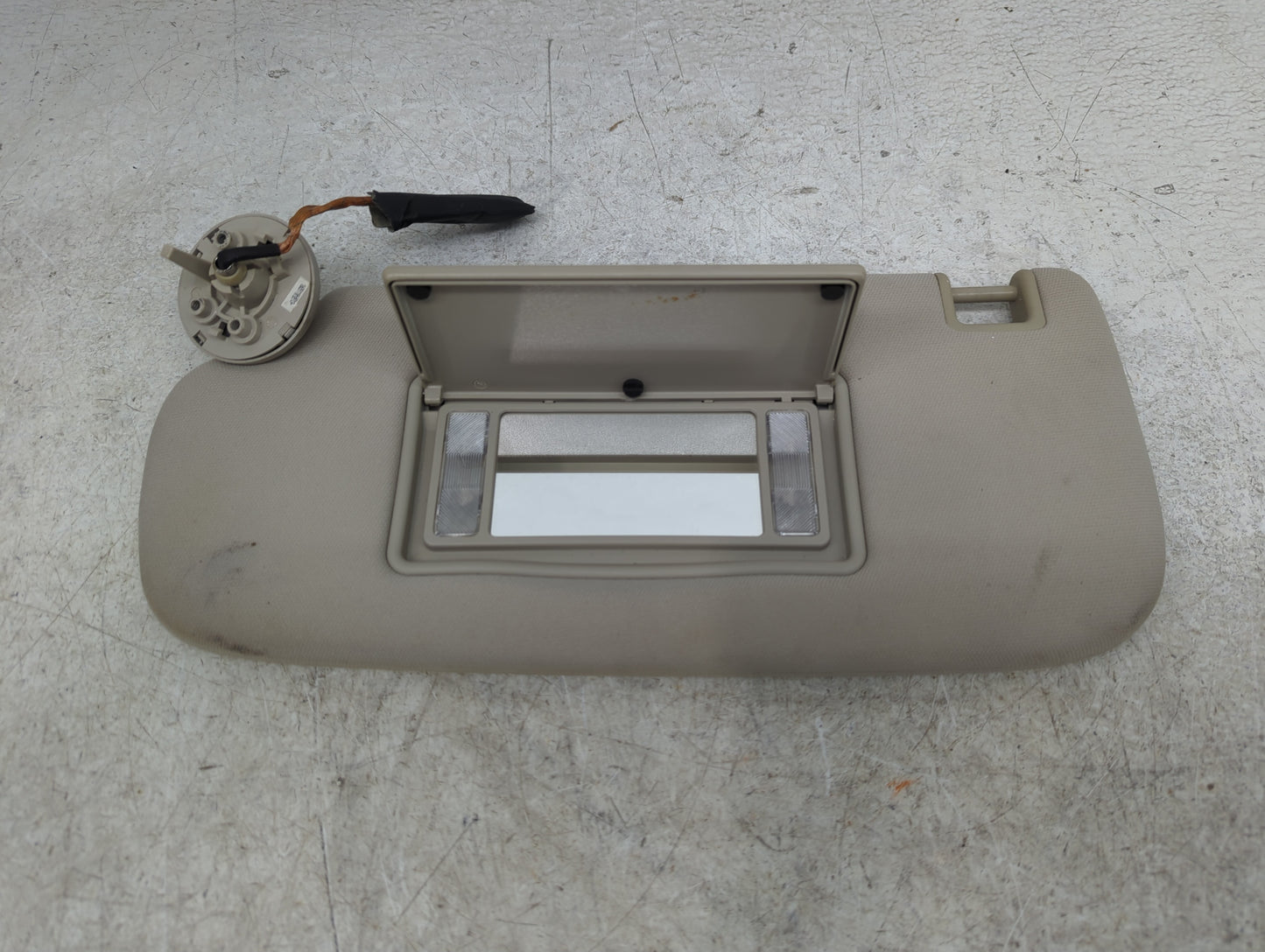 2011-2013 Jeep Grand Cherokee Sun Visor Shade Replacement Driver Left Mirror Fits OEM Used Auto Parts - Oemusedautoparts1.co