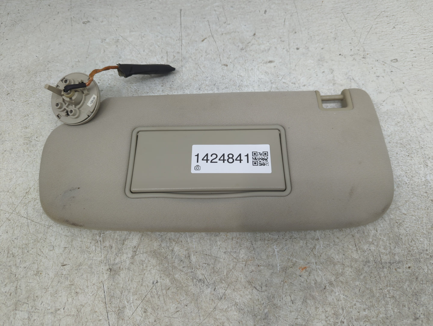 2011-2013 Jeep Grand Cherokee Sun Visor Shade Replacement Driver Left Mirror Fits OEM Used Auto Parts - Oemusedautoparts1.co
