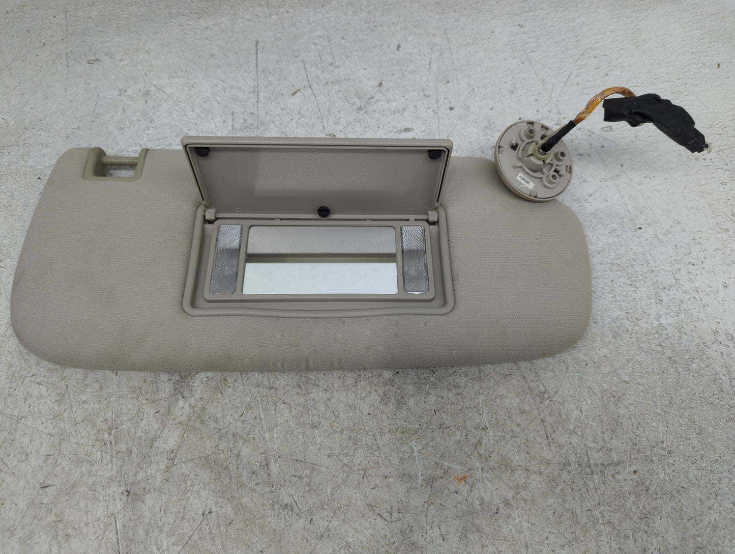 2011-2013 Jeep Grand Cherokee Sun Visor Shade Replacement Passenger Right Mirror Fits OEM Used Auto Parts - Oemusedautoparts