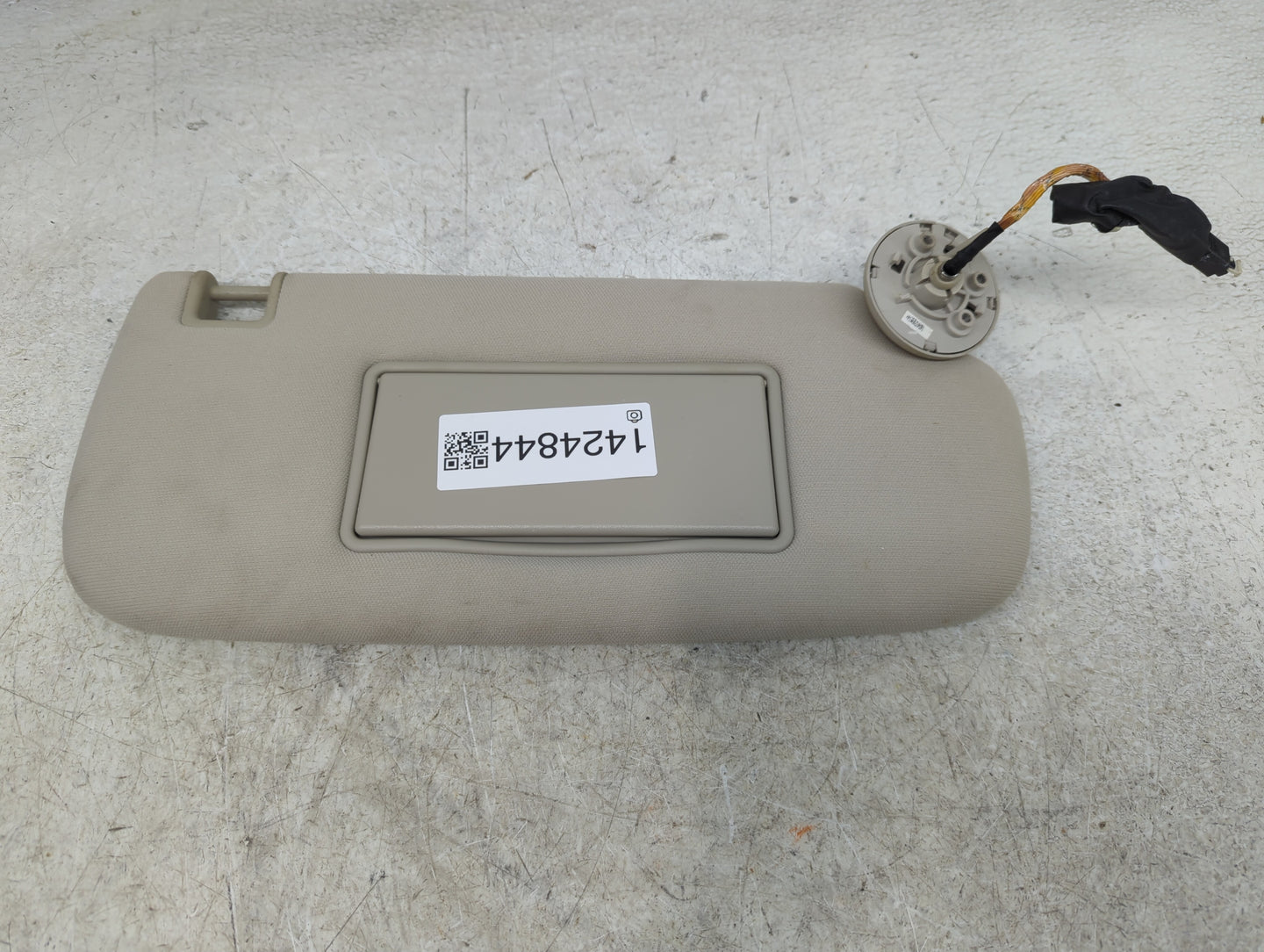 2011-2013 Jeep Grand Cherokee Sun Visor Shade Replacement Passenger Right Mirror Fits OEM Used Auto Parts - Oemusedautoparts