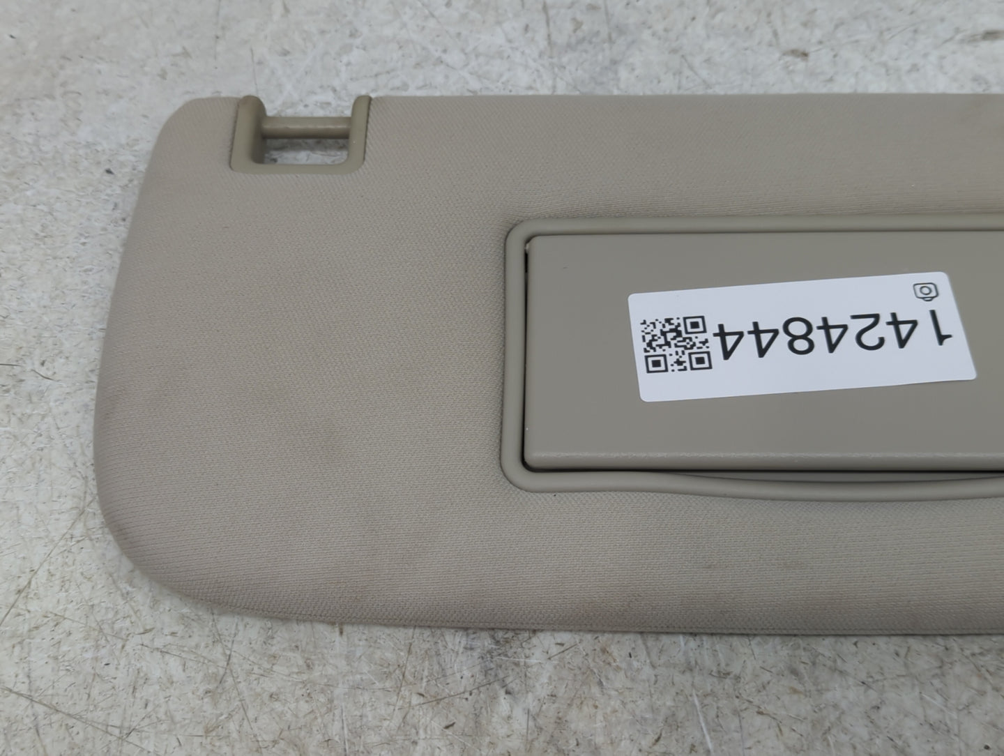2011-2013 Jeep Grand Cherokee Sun Visor Shade Replacement Passenger Right Mirror Fits OEM Used Auto Parts - Oemusedautoparts