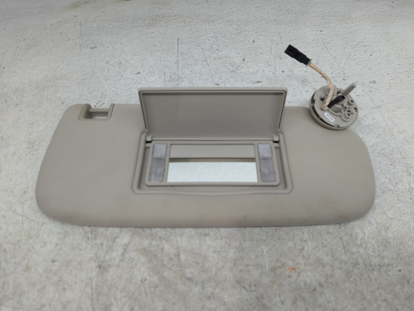 2011-2013 Jeep Grand Cherokee Sun Visor Shade Replacement Passenger Right Mirror Fits OEM Used Auto Parts - Oemusedautoparts