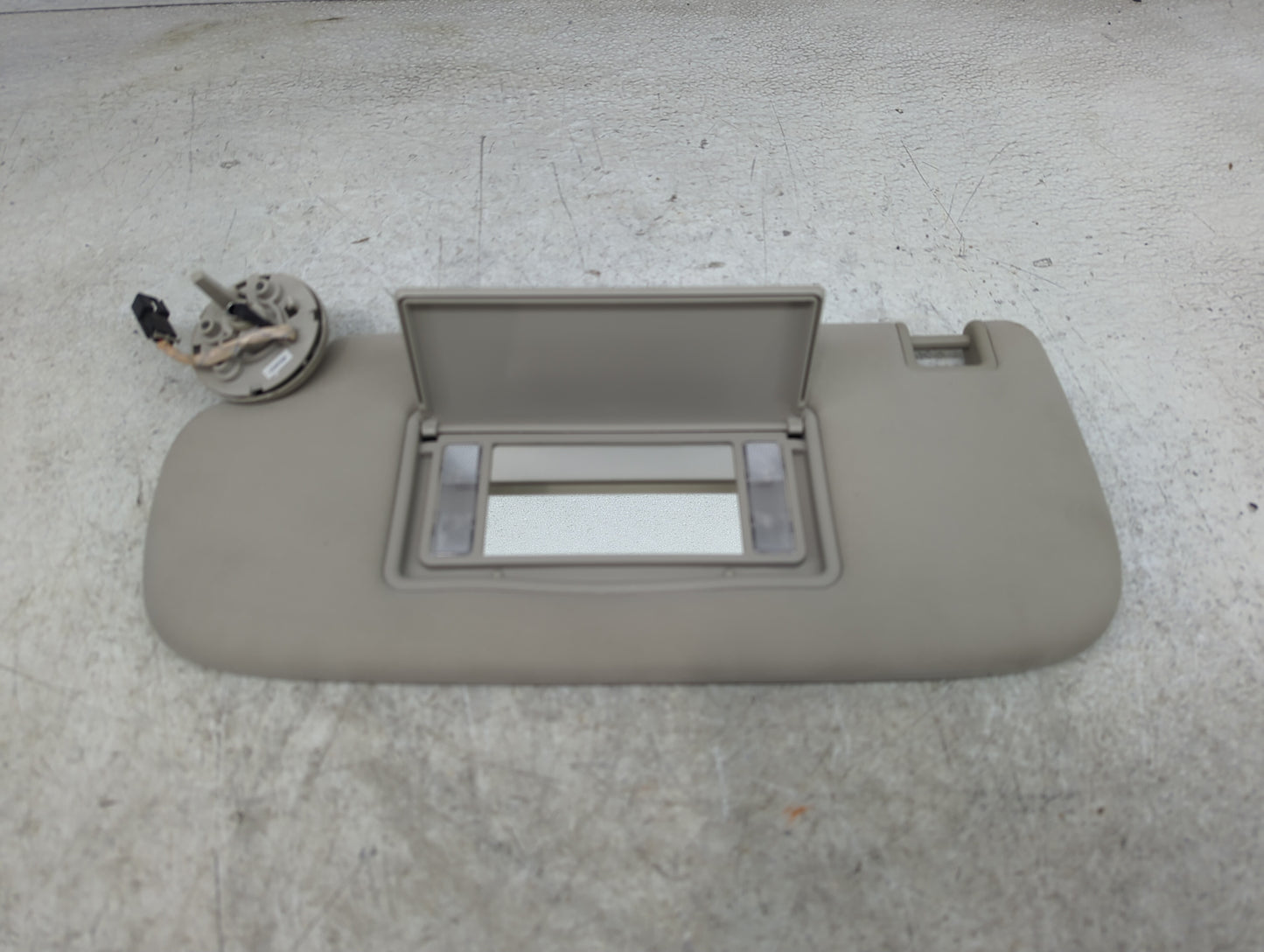 2011-2013 Jeep Grand Cherokee Sun Visor Shade Replacement Driver Left Mirror Fits OEM Used Auto Parts - Oemusedautoparts1.co