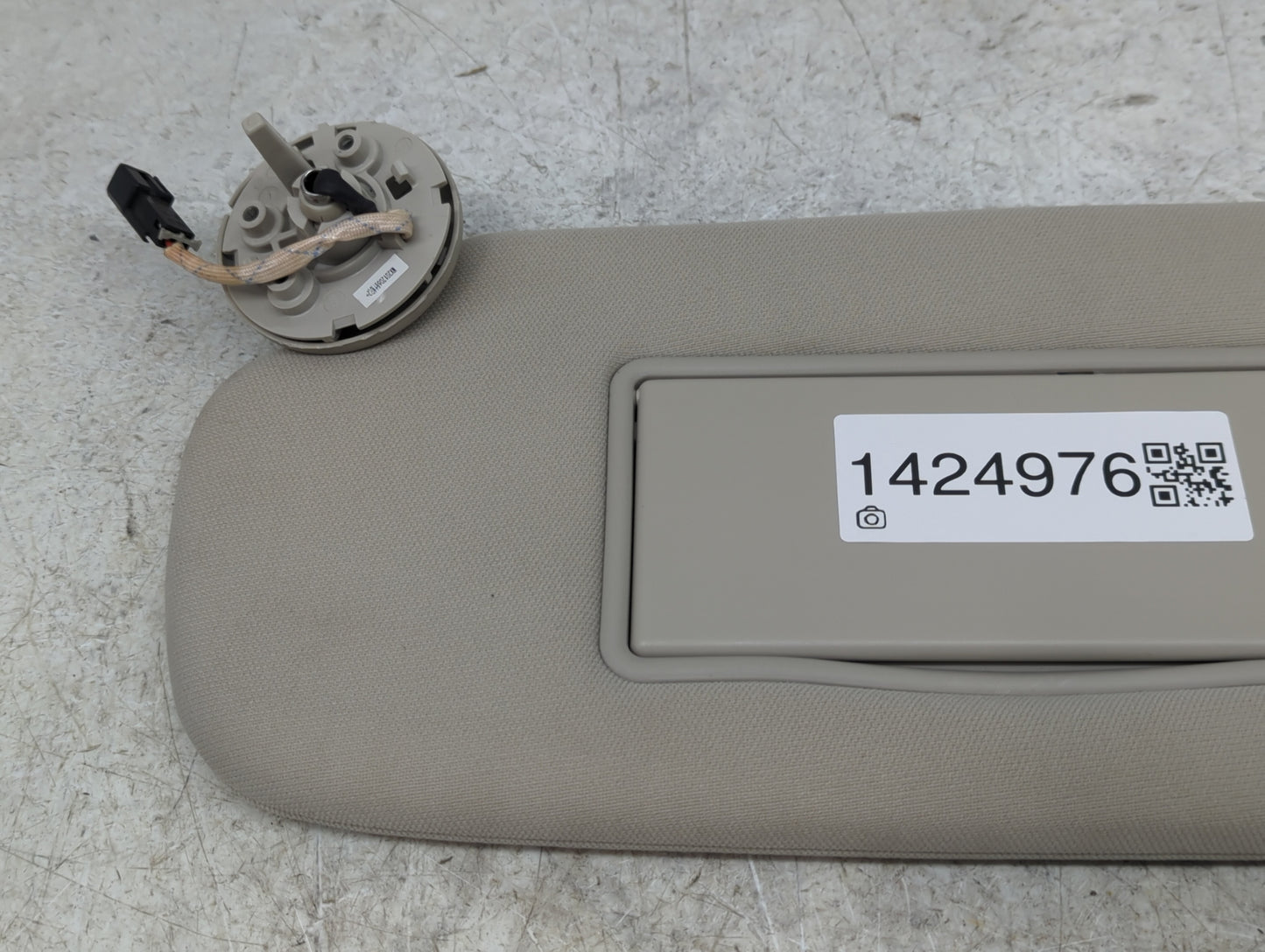 2011-2013 Jeep Grand Cherokee Sun Visor Shade Replacement Driver Left Mirror Fits OEM Used Auto Parts - Oemusedautoparts1.co