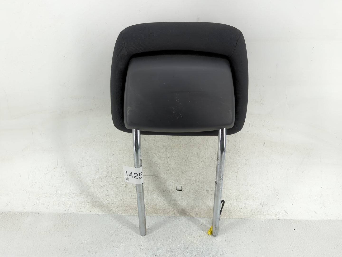 2011 Jeep Grand Cherokee Headrest Head Rest Front Driver Seat Black - Oemusedautoparts1.com