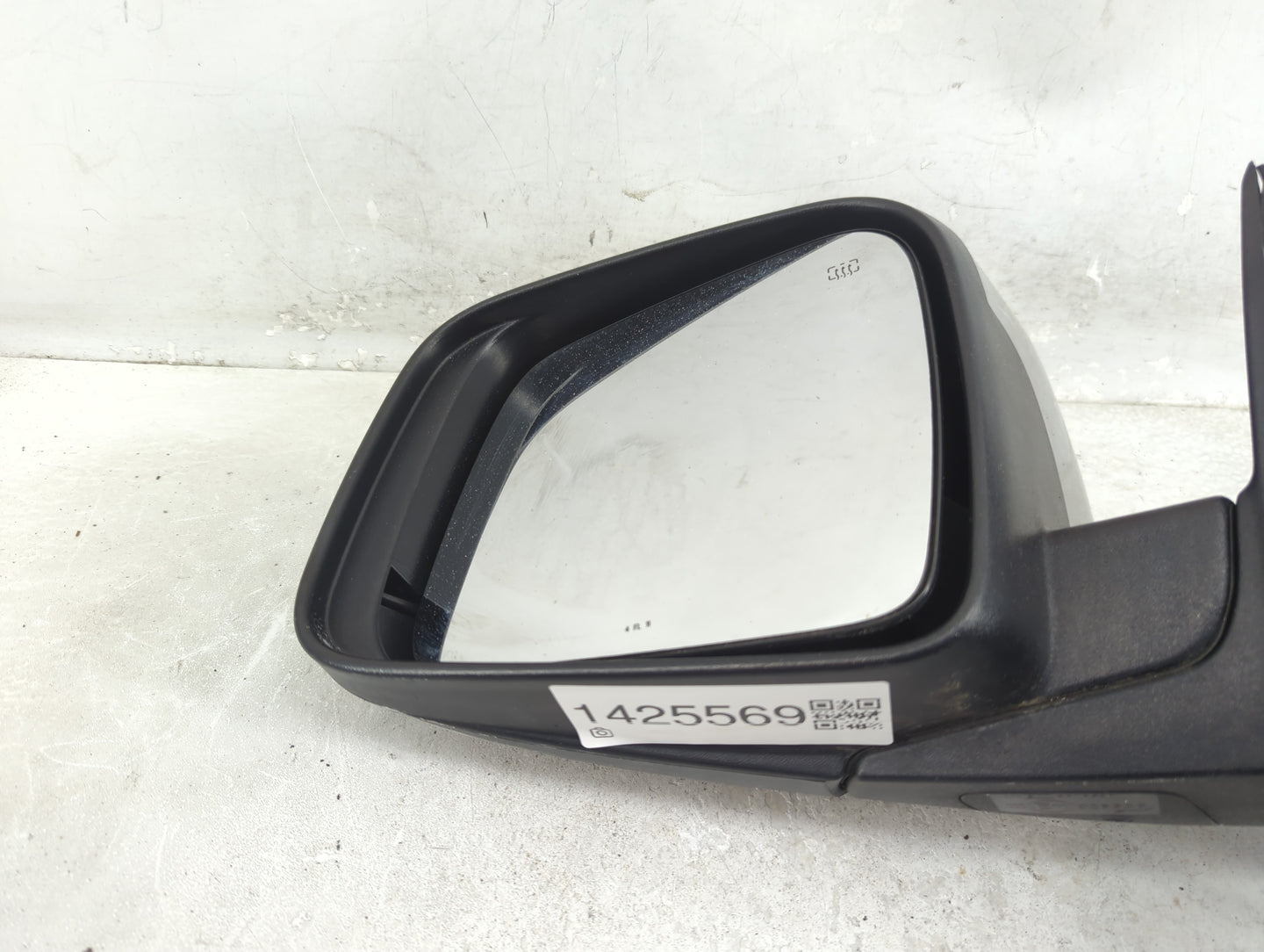 2011-2022 Jeep Grand Cherokee Driver Side View Mirror - Left Door Mirror OEM Used - Oemusedautoparts1.com