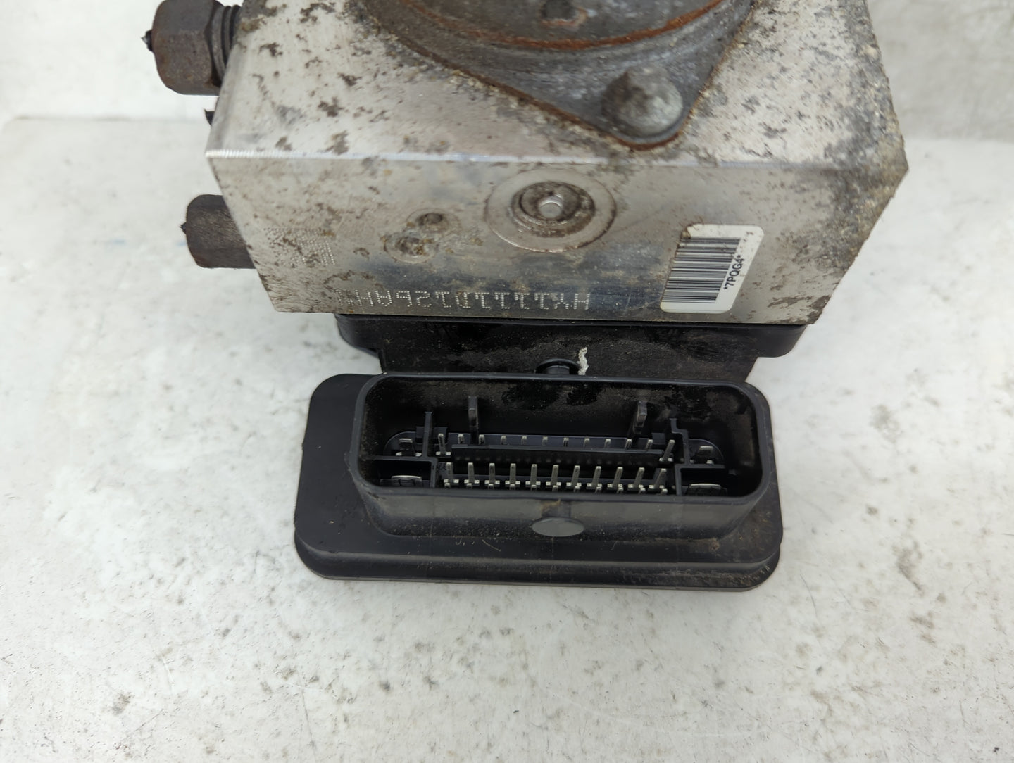 2011 Jeep Grand Cherokee ABS Pump Control Module Replacement P/N:NB2215653 Fits OEM Used Auto Parts - Oemusedautoparts1.com