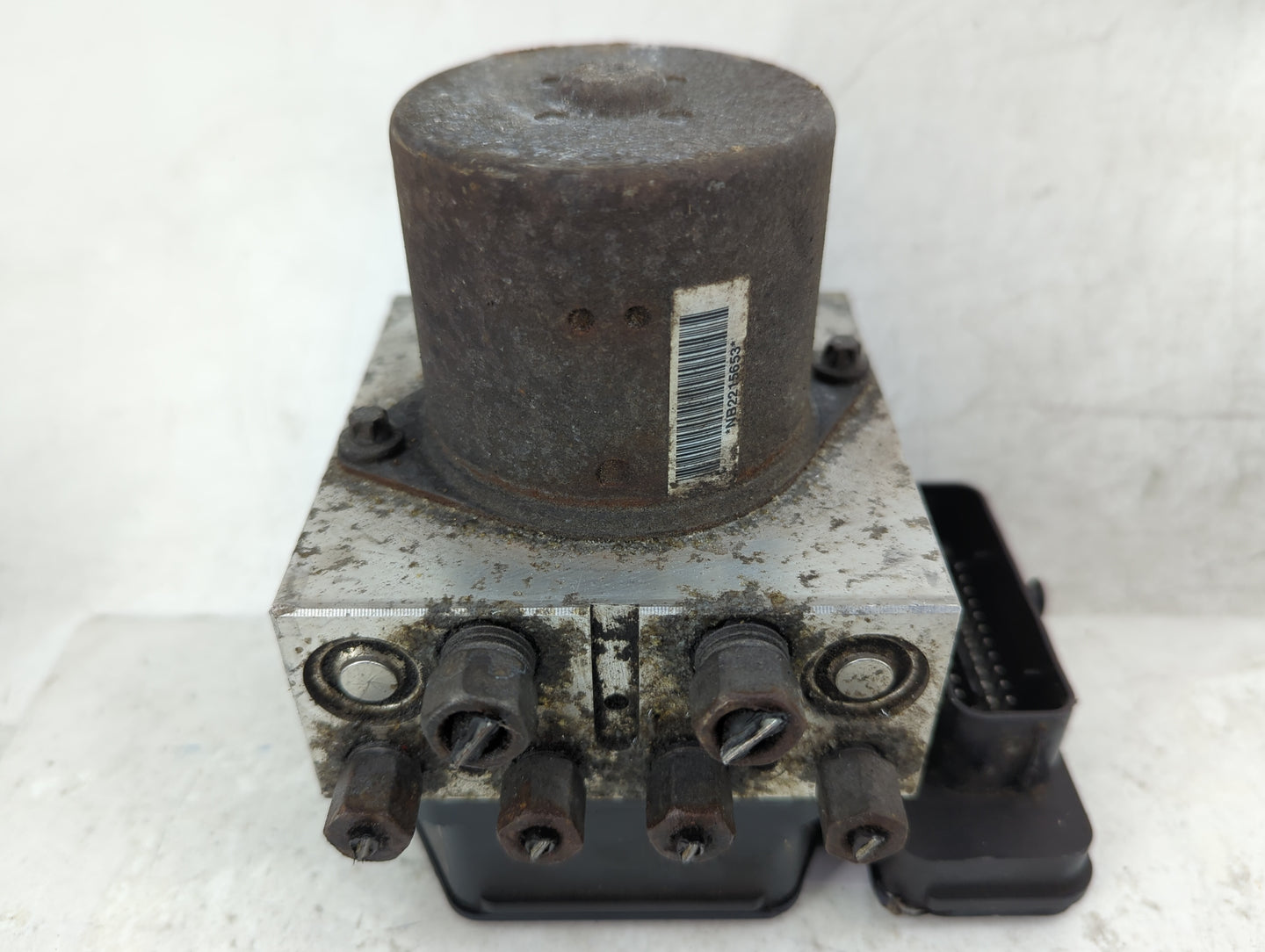 2011 Jeep Grand Cherokee ABS Pump Control Module Replacement P/N:NB2215653 Fits OEM Used Auto Parts - Oemusedautoparts1.com