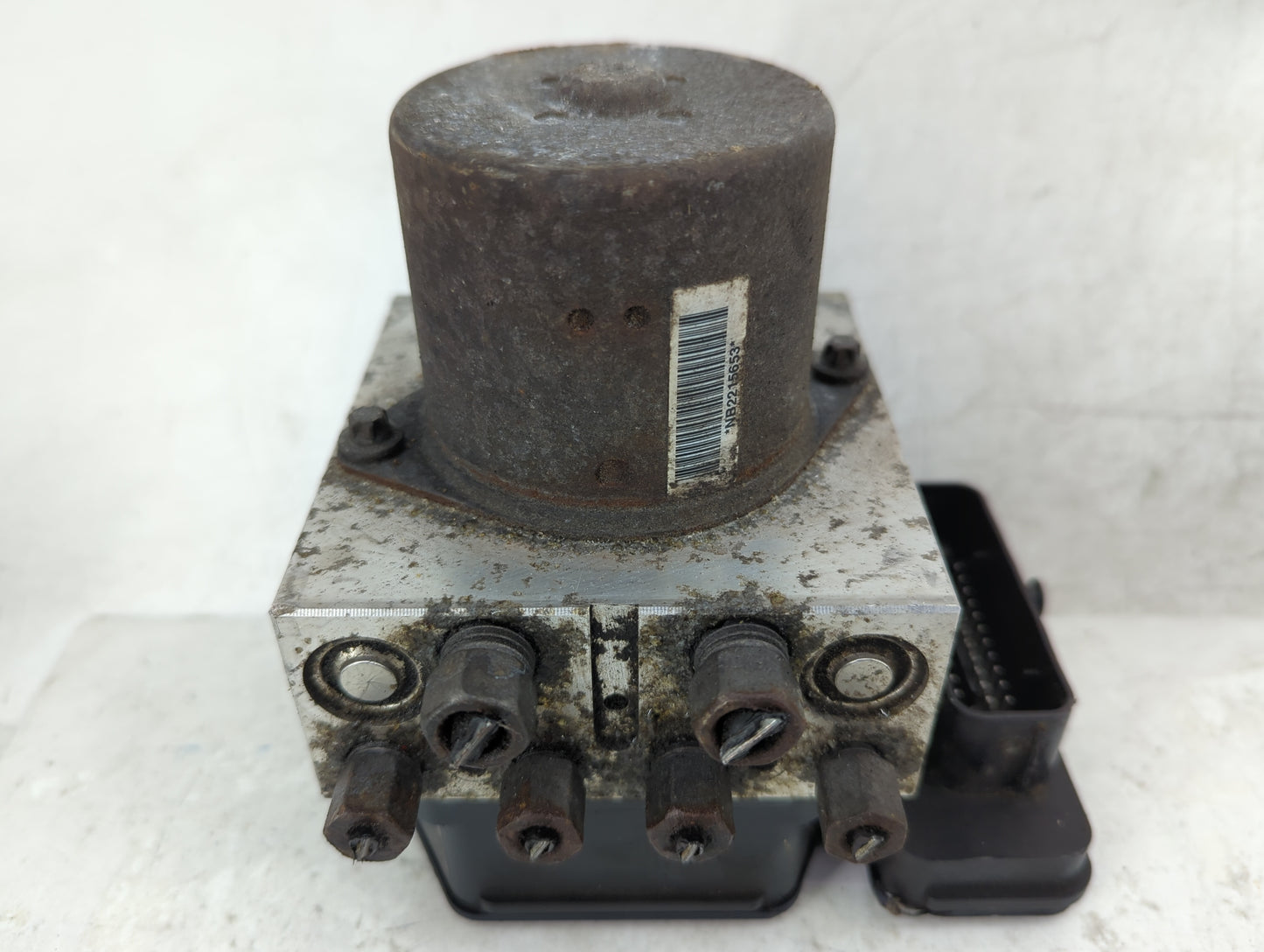 2011 Jeep Grand Cherokee ABS Pump Control Module Replacement P/N:NB2215653 Fits OEM Used Auto Parts - Oemusedautoparts1.com