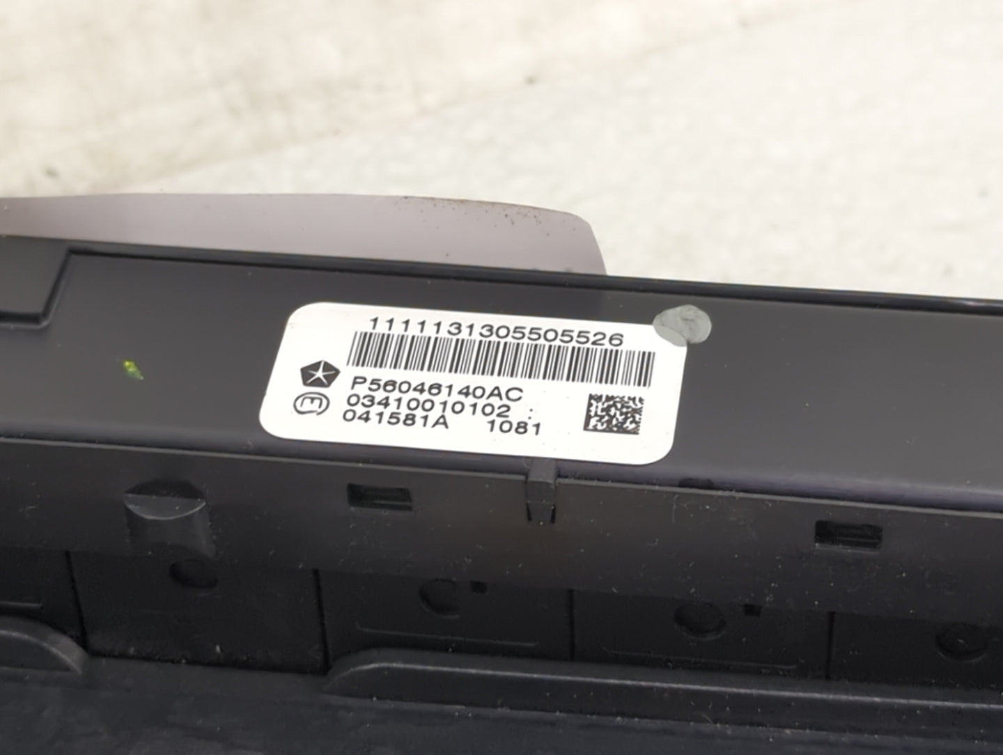 2011 Jeep Grand Cherokee Radio AM FM Cd Player Receiver Replacement P/N:P56046140AC 03410010102 Fits OEM Used Auto Parts - O