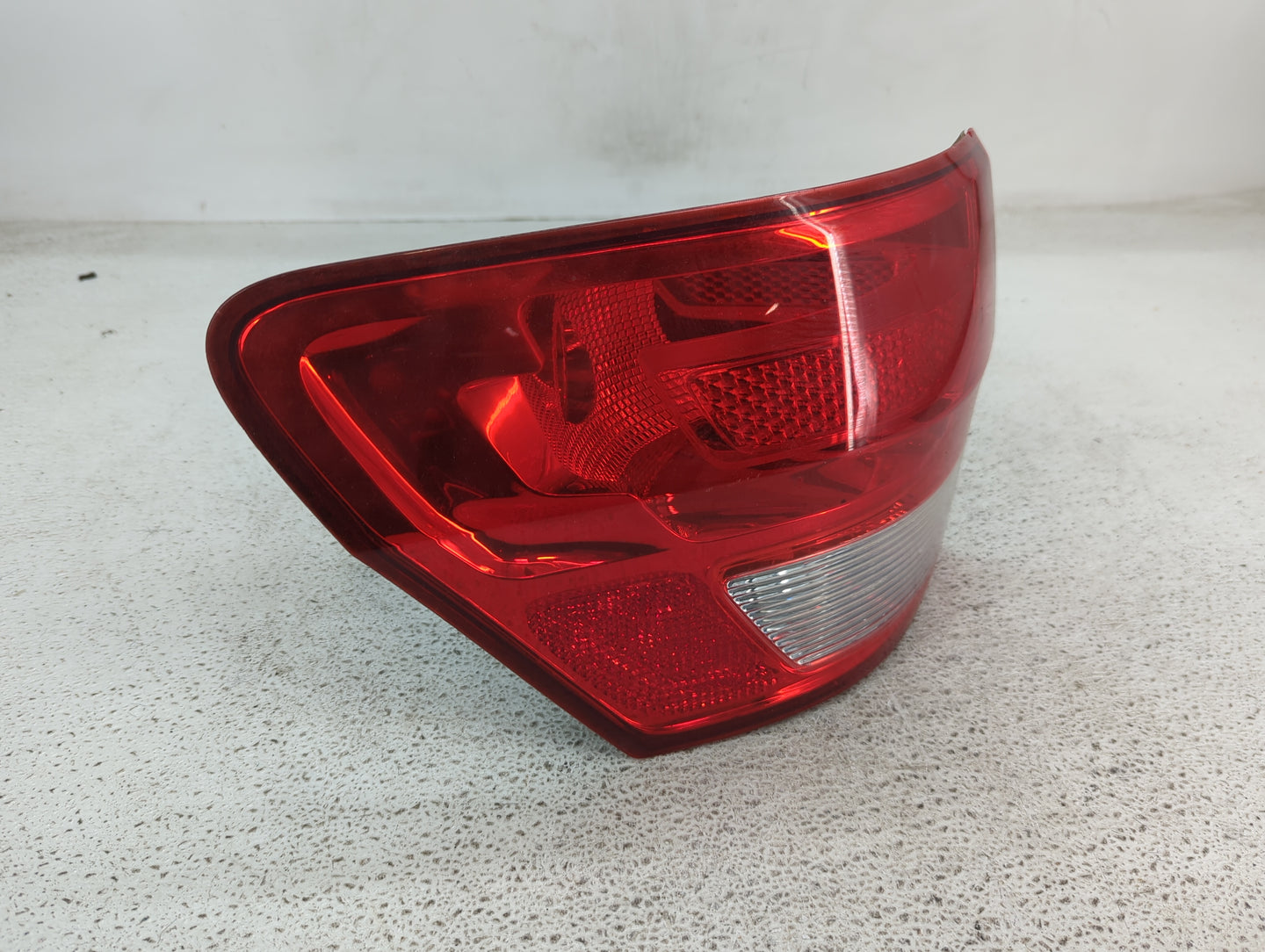 2011 Jeep Grand Cherokee Tail Light Assembly Driver Left OEM P/N:55079415AE Fits OEM Used Auto Parts - Oemusedautoparts1.com